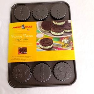 Nordic Ware Pro NIP Cast Aluminum Treat Pan Funny Faces Whoopie Pie New USA